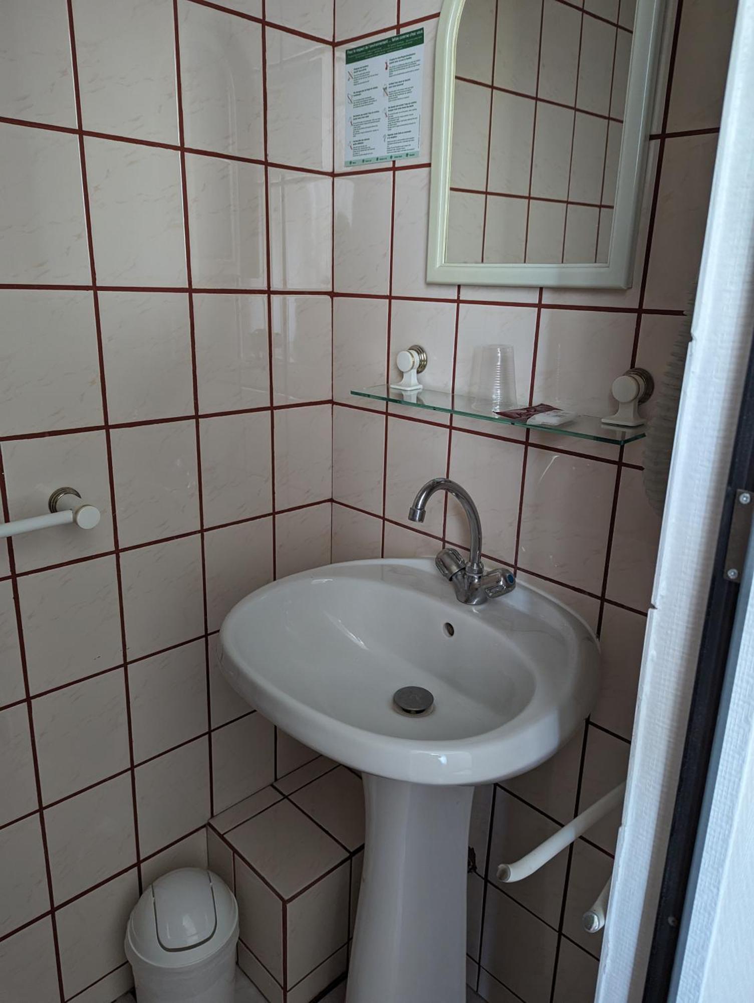 Auberge Des Pins Обена Екстер'єр фото