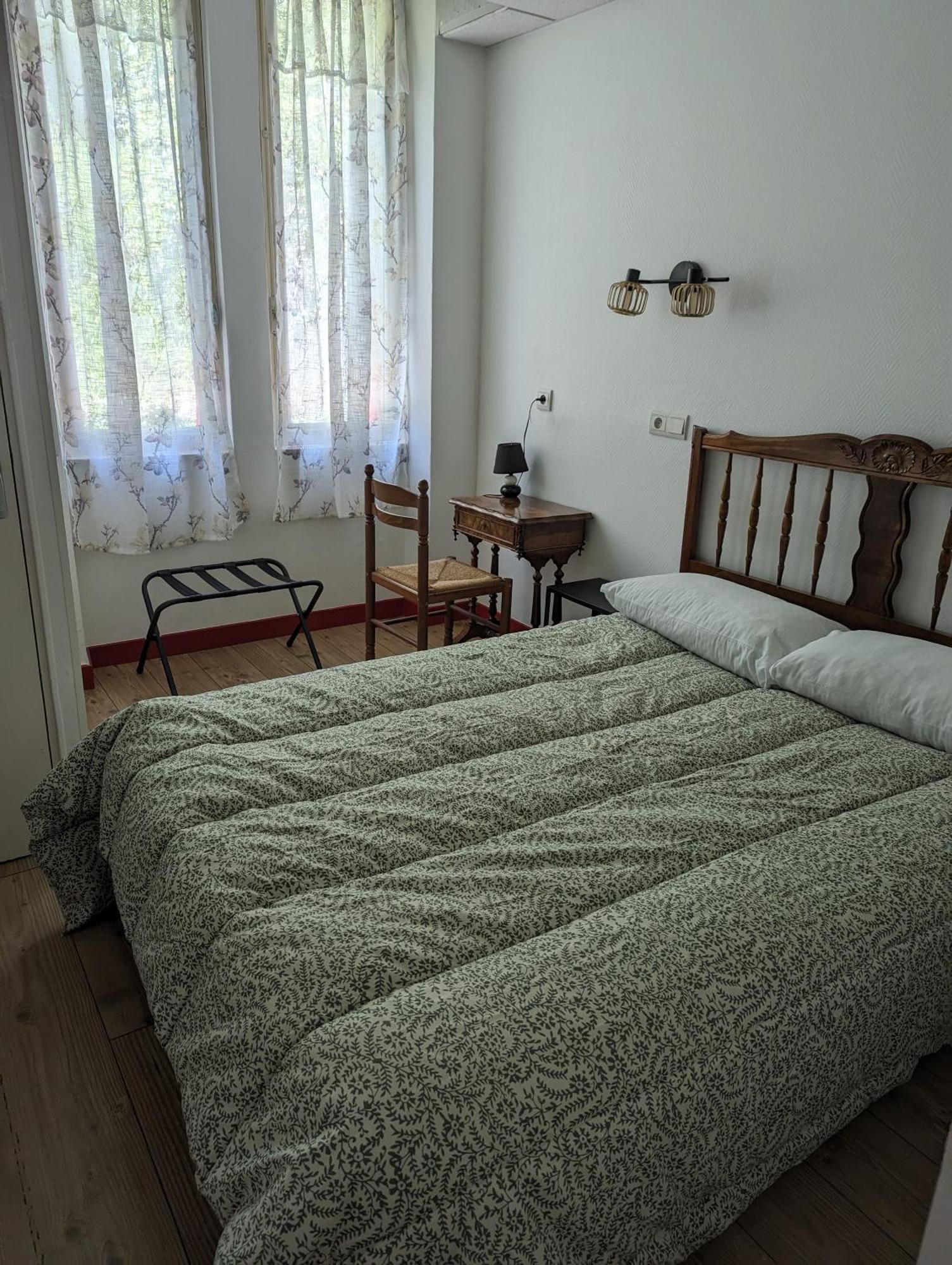 Auberge Des Pins Обена Екстер'єр фото