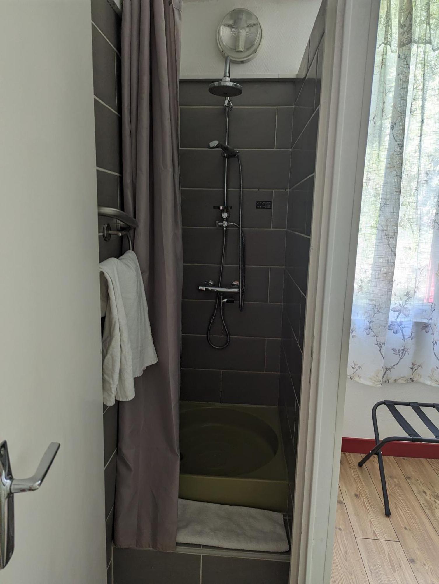 Auberge Des Pins Обена Екстер'єр фото