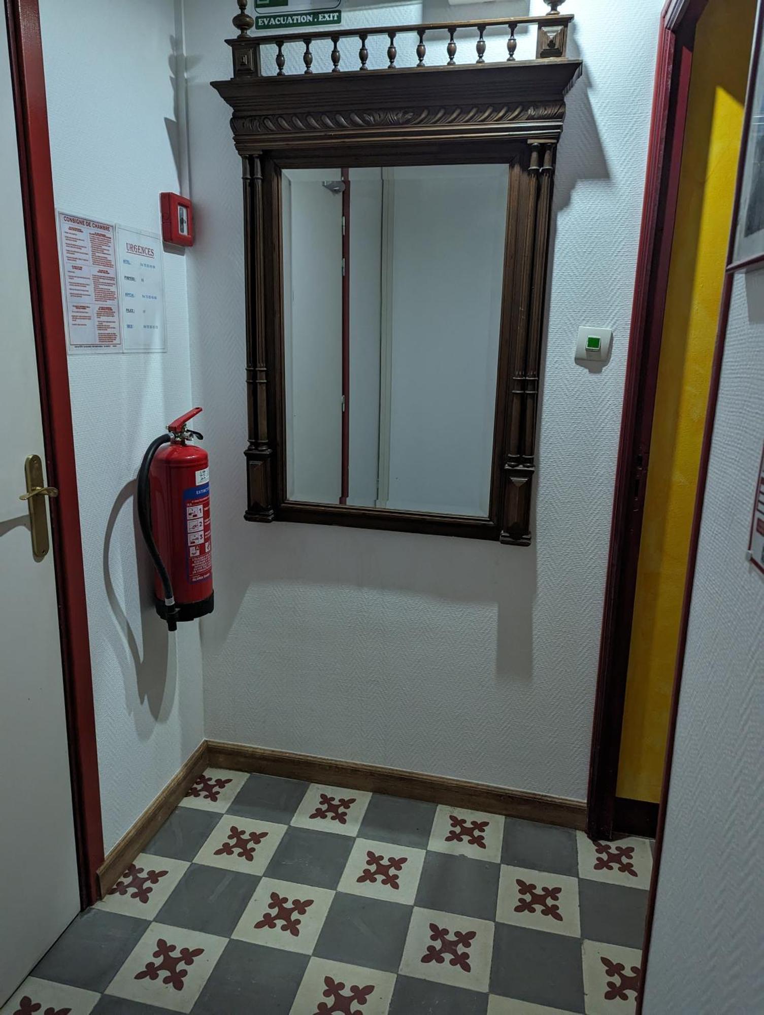 Auberge Des Pins Обена Екстер'єр фото
