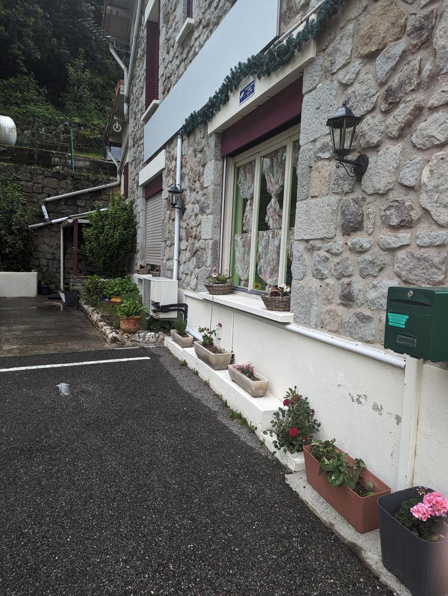Auberge Des Pins Обена Екстер'єр фото